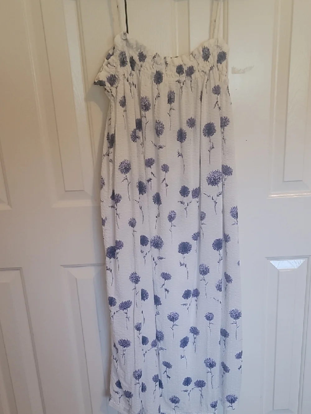 H&M White Maxi Dress with Blue Floral Pattern and Spaghetti Straps - Picture 6 of 6